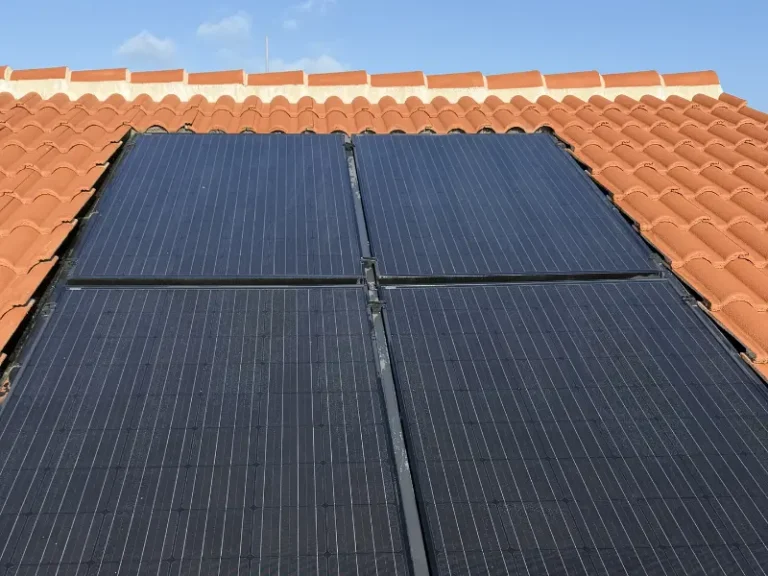 après l'entretien panneaux solaires de grosbreuil