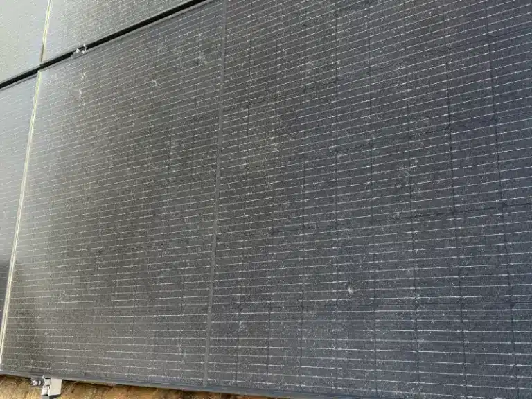 nettoyage panneaux solaires Grosbreuil